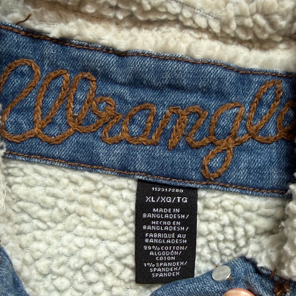 Wrangler Blue Denim Jacket with Fleece Hood - Picture 2 of 6